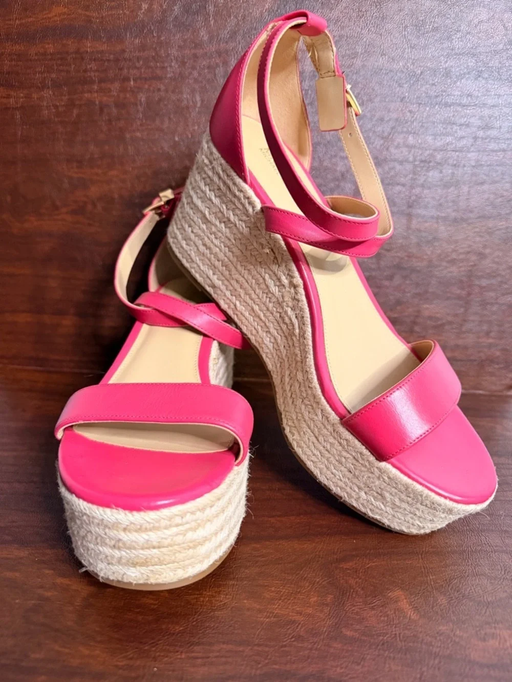 Michael Kors Women’s Hot Pink Espadrille Wedge Sandals Size 8.5 Gold Accents